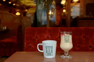 サロン アダム エ ロペが純喫茶文化を発信、「珈琲西武」など4店舗とのコラボアイテムを発売