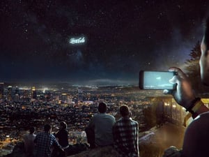 夜空に巨大な広告を投影する "宇宙看板" 、世界中で賛否両論