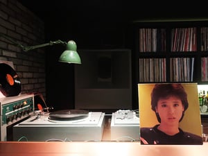 ハイファイオーディオでレコードが聴ける裏渋谷の「RECORD BAR analog」