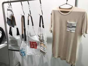 ダイスアンドダイス、コンビニ袋などを再利用したTシャツとバッグ発売