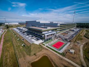 ナイキ、100%再生可能エネルギーで電力供給する配送センターをベルギーに建設