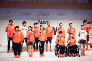 「アシックス」東京五輪日本選手団オフィシャルスポーツウェア披露、日本の伝統美を表現