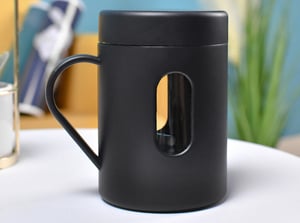 マドラーも電源も不要、 ドリンクを適温に保つ全自動かき混ぜマグカップ「Swirl」