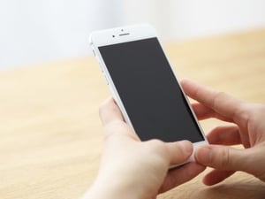 新型コロナがスマホ生産を直撃、前年同期比10％減に