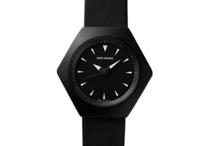 「イッセイ ミヤケ ウオッチ」六角形の新作腕時計を発売、コンスタンティン・グルチッチがデザイン