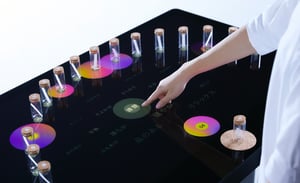 香りを言葉にするAI「KAORIUM」、香水の専門店「NOSE SHOP」に登場