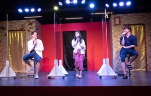 「彼とオオカミちゃんには騙されない」の出演者が登壇　ユニクロが浅草花やしきで納涼祭を開催
