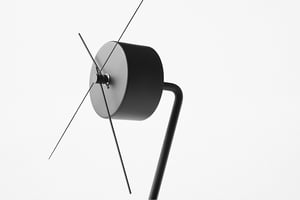 nendoから風車のような時計が登場、2008年発表の作品を商品化
