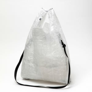 ミーンズワイルが新作バッグを発売　ポリ袋をファッションアイテムとして昇華