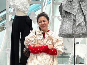 ゴルチエとの協業でも話題、デザイナー シモーン・ロシャが考える女性像とは？