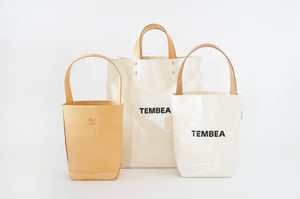 テンベアがイル ビゾンテとコラボ、紙袋をイメージしたPVCコーティングバッグを発売