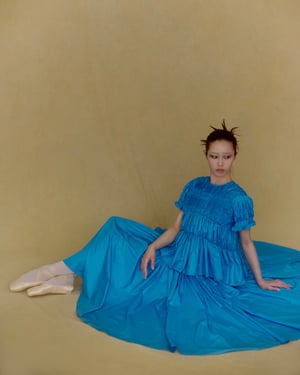 レイ ビームスがチカ キサダに別注　バレエとパンクを融合したドレスなど発売