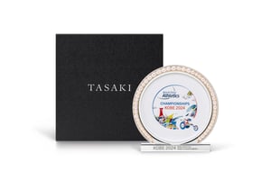 TASAKI、「神戸2024世界パラ陸上競技選手権大会」をオフィシャルサプライヤーとしてサポート、特製フォトフレームをメダリストに贈呈