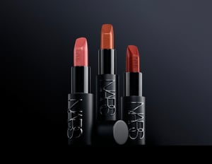 30周年の「NARS」から“表情を格上げする”新リップが登場　鮮やかでピュアな発色の全28色