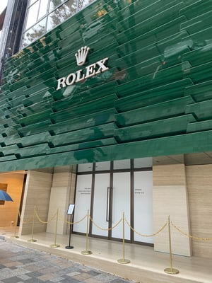 ロレックスが表参道に新店舗オープン、ブランドカラーのグリーンを基調としたデザイン