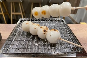 七輪で“自分で焼く”みたらし団子、表参道の古民家カフェ「味甘CLUB」を紹介