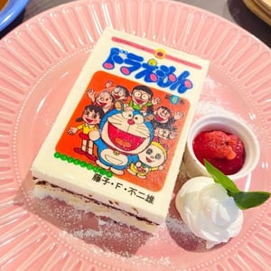 ドラえもんのコミックケーキが話題、神保町の「カフェ リッシュ」