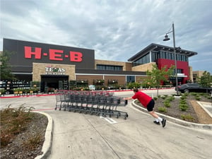 テキサスが誇るスーパーマーケット「HEB」　ネットスーパーの成長を見越した倉庫併設型店舗も