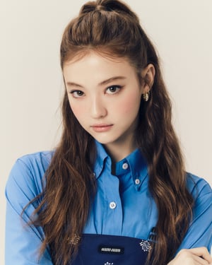 ミュウミュウ、SNSフォロワー400万人超えのアイドル「エラ」をアンバサダーに起用