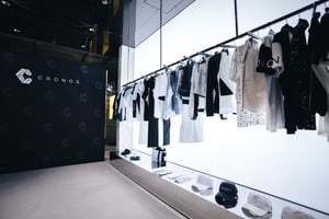 アクティブウェアブランド「クロノス」が旗艦店を表参道にオープン、黒木メイサが来店