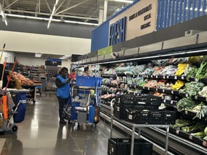 スマホアプリでの買い物体験が必須に？ 米大手小売チェーンを視察