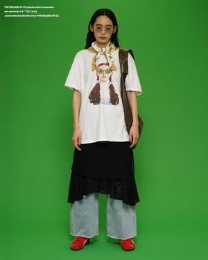 ディスパッチャーナンバーが「オズの魔法使」の限定コレクションを発売　キャラクターをあしらったTシャツなど3型