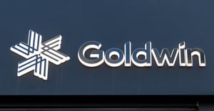 ゴールドウイン、1対3の株式分割を実施　オンラインストアのクーポンを配布する中間株式優待新設も