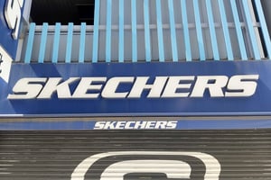 米スニーカー大手「スケッチャーズ」が非公開企業に　投資ファンドが買収