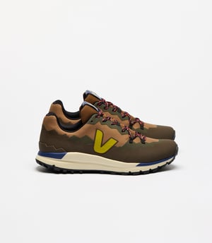 VEJA × BUFF®、アウトドアのエッセンスを加えたハイキングシューズを発売