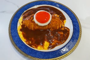 ”ぱっかーんオムライス”が人気、南青山のカフェ「Sweet Check」を紹介