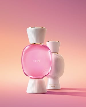 「ブルガリ」新作香水はウッディフローラル調　"共にあること"の素晴らしさを表現