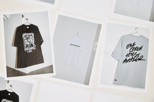 チャンピオンが内田洋一郎とのコラボTシャツを発売　ブランドの歴史を落書き調で表現