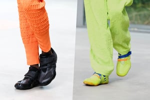 アシックス × イッセイ ミヤケ、共同開発プロジェクト「ISSEY MIYAKE FOOT」立ち上げ