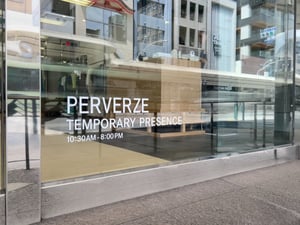 パーバーズが京都銀行本店跡地にポップアップショップ出店、ティーブランドとのコラボブースも