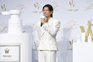 Number_i 平野紫耀が「ウォンジョンヨ ヘア」の新CM発表会に登場　朝の“寝癖”悩みを解消