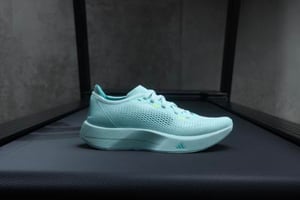 アディダスがブランド初のトレッドミル専用シューズ「トレッドフロー」を発売、アウトソールを新開発