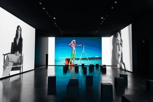 写真家デヴィッド・ベイリーの大規模回顧展が開催　英デザイン ミュージアム館長がキュレーション