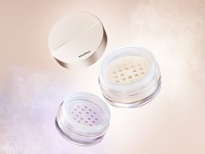 メイク直後のツヤと透明感を長時間キープ　マキアージュが美容液発想のフェイスパウダーを発売