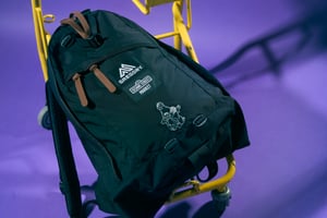 セサミストリートマーケットがグレゴリーと初コラボ、「クラシックデイパック」などの人気モデルをベースに製作