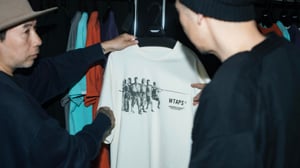 アンダーカバーがダブルタップスとコラボ、黒澤明監督の映画「七人の侍」をモチーフにしたTシャツなど発売