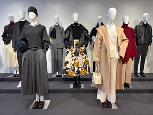 村田晴信手掛ける新生プラステ、初のコレクションを公開　「遊び心のバランス」を再定義
