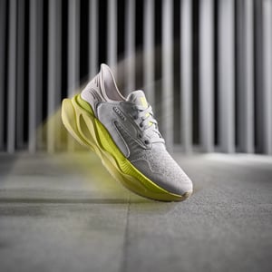 クラークスが歩きやすさを追求した「クラークス ペース」を発売　初のパフォーマンスシューズ