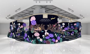 「クレ・ド・ポー ボーテ」が伊勢丹新宿店でホリデーコレクションのポップアップを開催　幻想的な列車の旅を表現