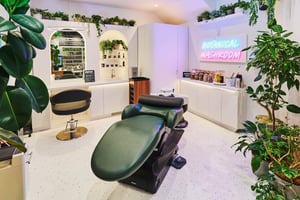 「ラッシュ」のヘアサロンコンセプト「Lush HairLab」が日本初上陸　ヘッドスパなどを展開