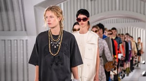 「オニツカタイガー」2026年春夏はアーバンとリゾートの融合