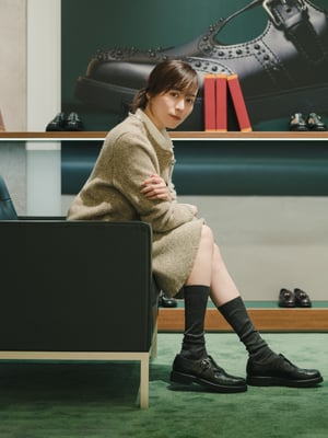 「チャーチ」の伊勢丹新宿店ポップアップストアに比嘉愛未が来店　いい靴で、いい人生の旅へ