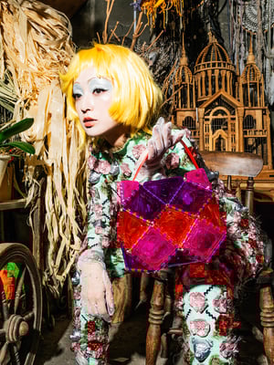 ゴジュウニ バイ ヒカルマツムラ × 安達祐実　新作バッグ「PASSION」を発売