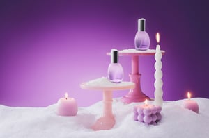 「ロアリブ」からホリデー限定の香りが登場　スノードームから着想得たフローラルグリーンノート