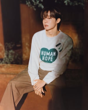 ヒューマン メイドがBTS j-hopeとコラボ　スペシャルロゴを配したアパレルと小物を発売