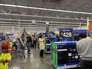GDPは4.3％成長も売り場の主役は「値頃感」　アメリカ経済の現実を映し出すウォルマート